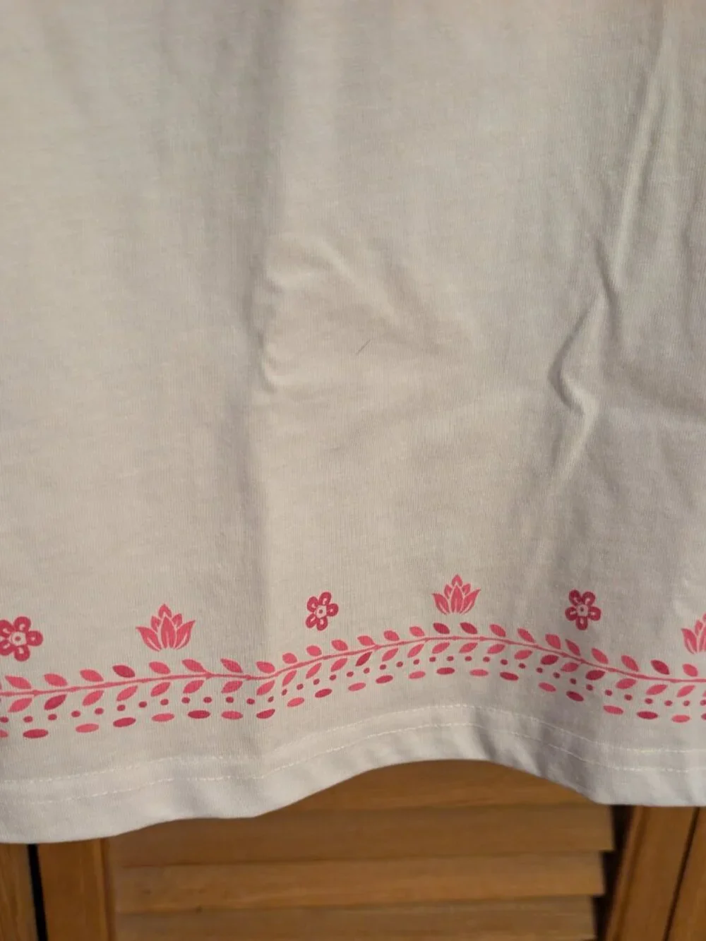 Women's BLAIR White S/S Top w/Pink Floral Designs - Size M